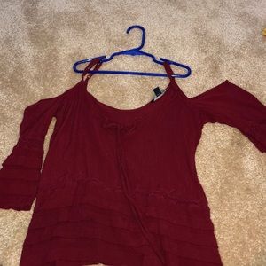 american eagle maroon open shoulder tank
